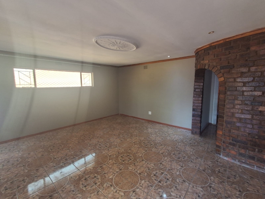 To Let 4 Bedroom Property for Rent in Virginia Free State